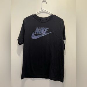 Men’s Nike tee